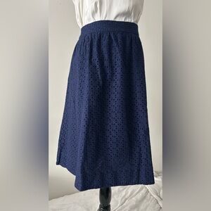 1901 size L  Navy Blue eyelet lined midi beautiful Skirt with pockets